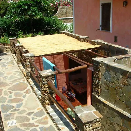 Vakantiehuis Localita' La Pelosa Via Punta D'elice N° 9 *